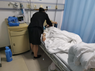 “合肥明珠廣場行人墜橋”后續(xù)：姐妹倆查出精神疾病 家人對未來很迷茫