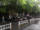 杭州杀妻碎尸案庭审直击|多位被害人亲属一早赶到法院 被害人大女儿夫妇参加庭审