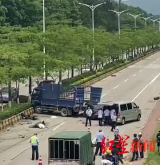 网传特斯拉追尾死亡司机为公安局前副局长  殡仪馆回应：名字一样