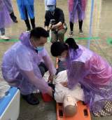 迎江区荷花塘社区开展“关爱生命救在身边”健康安全宣传活动