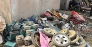 李伟：帮母亲卖废品