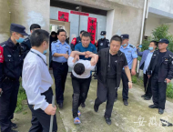 懸賞嫌犯鄧光龍被捕內幕：作案后住賓館淡定洗澡 藏身空置房被擒