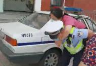女生走出考場時不慎摔傷 六安交警全程“護考”