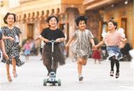 湯學梅:如花般的心靈童年