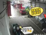 男子派出所附近偷电动车  监控拍下十多分钟纠结过程