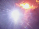 凤阳：惊险！轿车撞上摩托车发生爆炸
