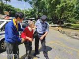 ﻿七旬老人深夜走失 铜陵民警兵分两路帮找回