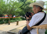 大考2021|合肥一88岁摄影爱好者蹲守考点给考生拍照