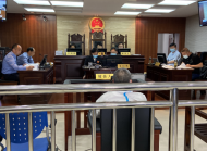 東至縣人大常委會(huì)原委員章天南涉嫌受賄、濫用職權(quán)案一審開庭