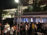 血液库存紧张 安庆市民为伤者排长队献血