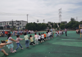 马鞍山市薛津中心学校举行班级拔河比赛