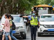 @合肥送考家長與考生 如在道路上發生突發情況可向執勤交警求助
