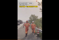 蚌埠：高速貨車追尾司機被卡  消防員徒步1公里清障 