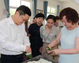 阜陽(yáng)市衛(wèi)健委開展“粽葉飄香迎端午” 包粽子比賽活動(dòng)