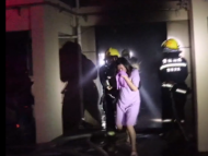 廣德市水岸陽光城小區(qū)地下室凌晨起火  多人被困