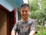 合肥3岁男孩人防基地玩耍掉进水塘   路过士官发现救起