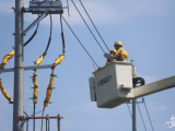 安徽首次實現桿線撤除不停電作業 合肥數千用戶體驗無感應停電