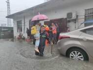 暴雨來襲  合肥楊沖城中村60余名被困群眾緊急轉移