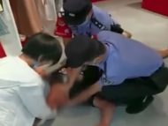 合肥一女子為考驗(yàn)?zāi)杏鸭僮詺?男友當(dāng)場(chǎng)氣暈被緊急施救