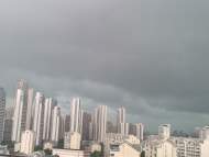 接連發布雷雨大風、暴雨預警！合肥市黑云壓城、風雨大作