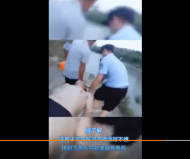 安慶：男子游泳不慎跌落水中  腿骨骨裂被困急流