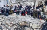 美国佛州住宅楼坍塌事故已致18人死亡145人失联 拜登前往当地视察