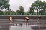 阜阳市公路系统奋战风雨保畅通