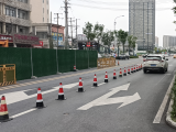 合肥一绿化带出现塌陷后续：蒙城北路两股车道封闭