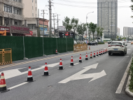 合肥一綠化帶出現塌陷后續：蒙城北路兩股車道封閉