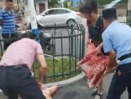 合肥一肉攤攤主路上弄丟200斤豬肉 怕妻子責怪又悄悄去買了半扇