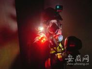 披荊斬棘的哥哥|30米高空生死營救  “戴隊行動”從未退縮一步