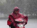 合肥8月2日下午到8月3日白天：多云，局地有阵雨或雷雨