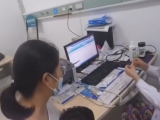 长丰2岁幼童误食高锰酸钾 民警火速送医