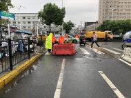 合肥南一環(huán)與寧國(guó)路交口附近積水退去 堵塞管道已疏通