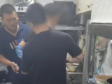 铜陵：大厨竟是网逃 被抓时正在后厨忙活