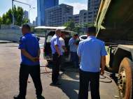 “移動修車鋪”開到合肥長江西路 違規占道被罰千元