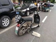蕪湖14歲男孩騎電動三輪車釀事故 致一人受傷兩車損壞