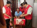 铜陵市阳光社区：中秋节前慰问烈士遗属