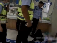 蚌埠一醉駕男子血檢時撒潑打滾 四個壯漢都按不住
