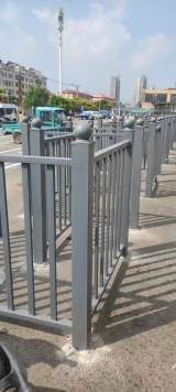 經營戶不愿搬到新市場  泗縣多部門用鐵圍欄封堵菜場執法被投訴