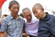 安徽“小宝”王文书踏上阔别六十载故土：找到家，心里就踏实了