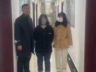 兩女子盜竊商店粉餅粉撲耳機 被合肥警方抓獲