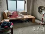 蚌埠一业主拿到新房淮备入住 开门竟发现有陌生男子居住过
