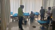幼童燙傷眼睛又遇擁堵  霍山交警緊急送醫救治