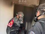  合肥一居民楼32层顶楼着火  3名“90后”警员冒浓烟背出半昏迷女子