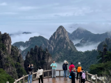 黄山进入秋色最佳观赏期，诚邀您来欣赏斑斓多彩秋景