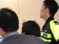 泗县一农妇被机器夹断左小臂 民警快速送医