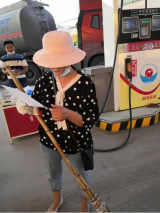 怀远县褚集镇网格员助力防范电信网络诈骗宣传活动