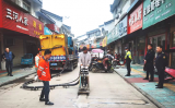 肥西县城管局：推行门前三包，兆华街喜换新颜