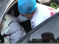 銅陵一男子駕車途中突發(fā)昏迷 路過司機(jī)發(fā)現(xiàn)后立即報(bào)警求助